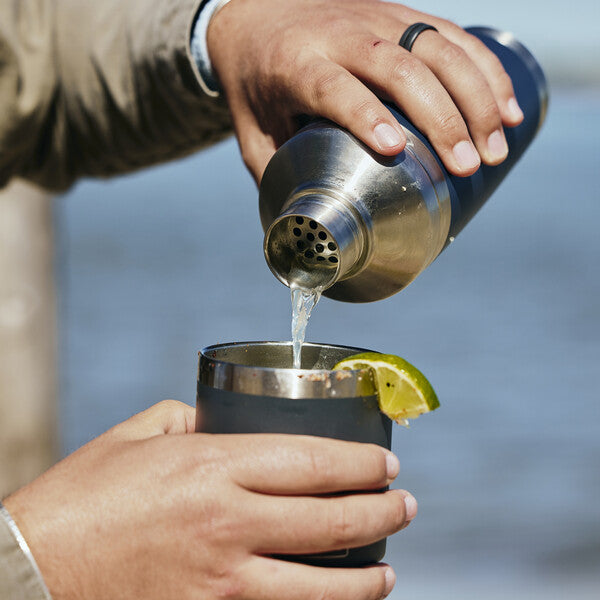 YETI Rambler 20 oz Cocktail Shaker