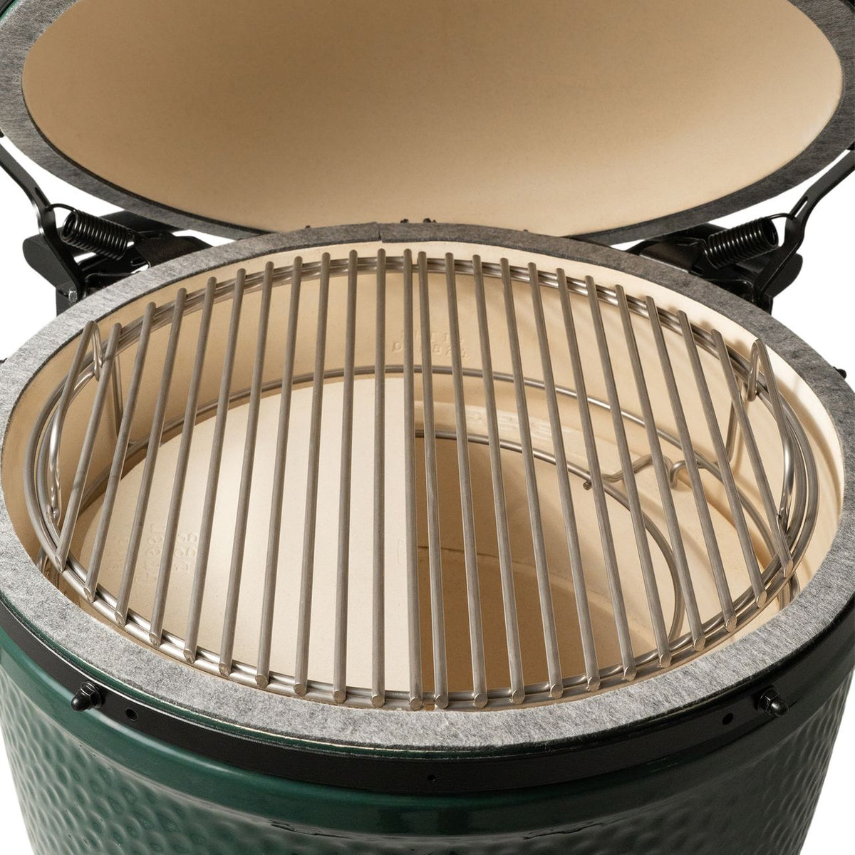 Multi-mode cooking Big Green Egg 